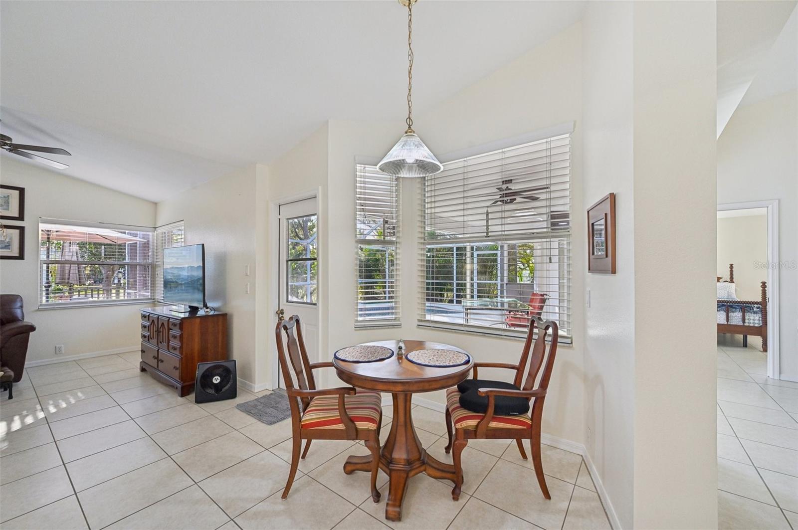 Image 8 of 34 For 561 Viridian Street