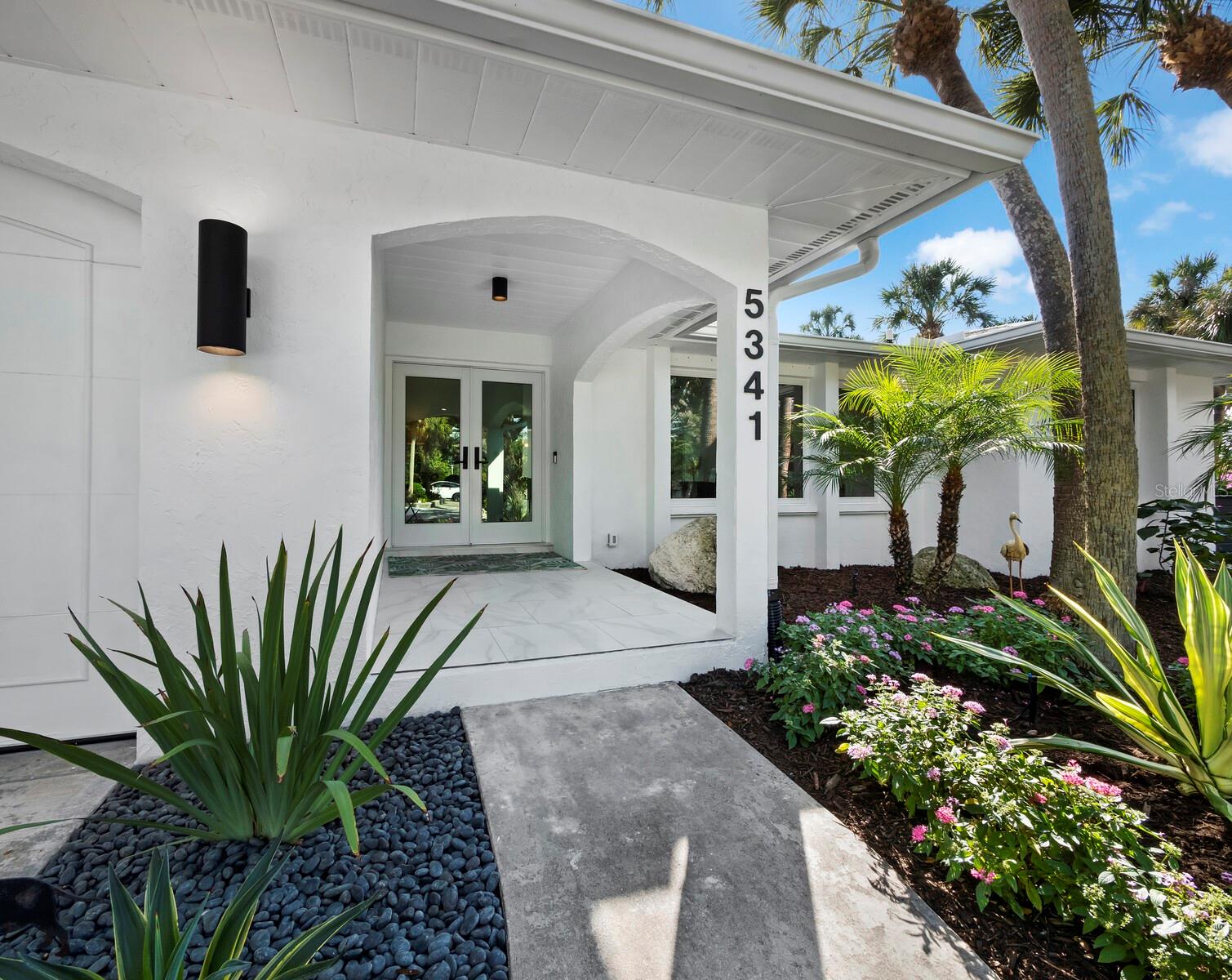 Image 2 of 24 For 5341 Siesta Court