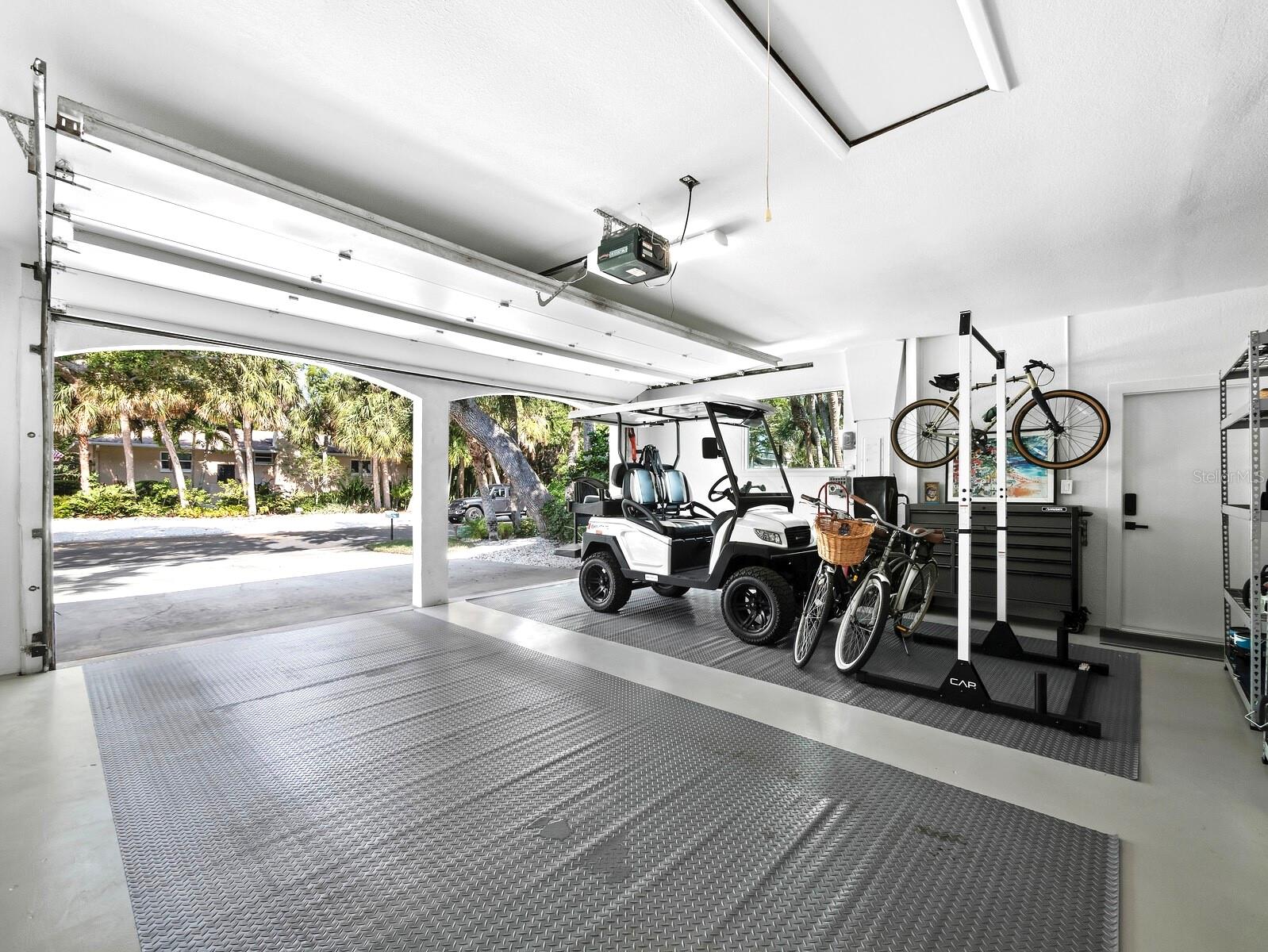 Image 20 of 24 For 5341 Siesta Court