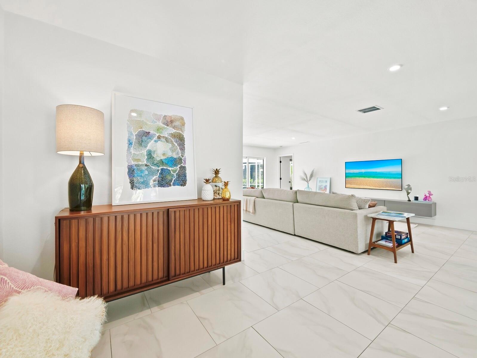 Image 4 of 24 For 5341 Siesta Court