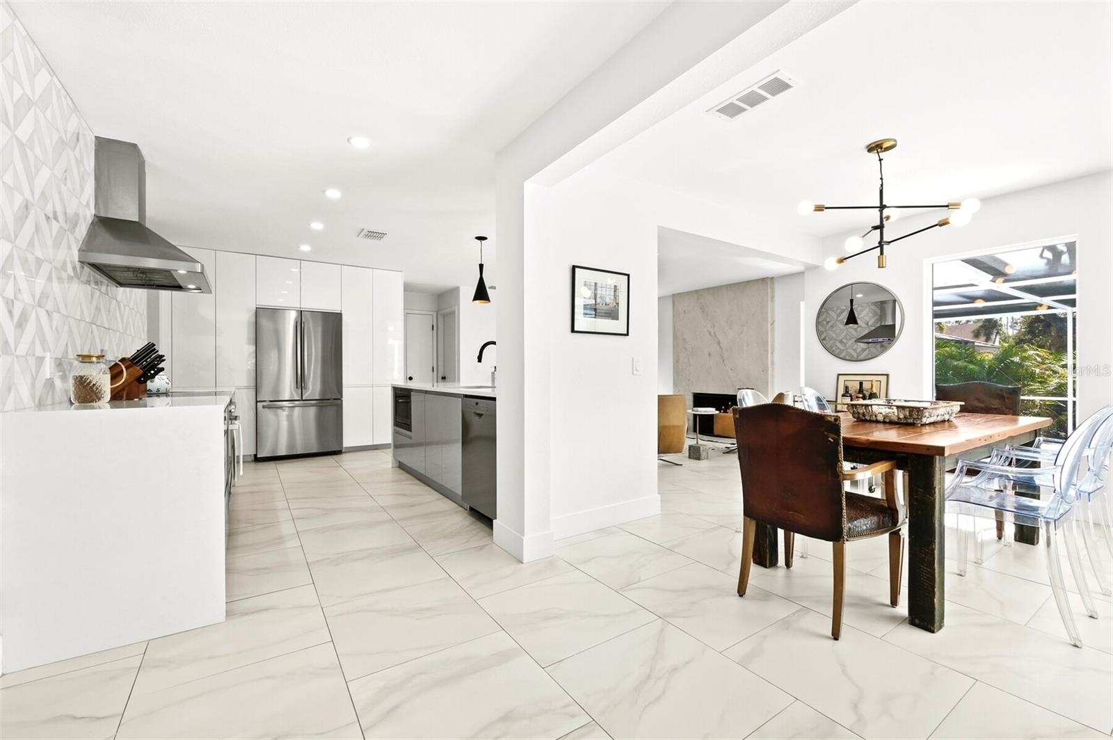 Image 6 of 24 For 5341 Siesta Court