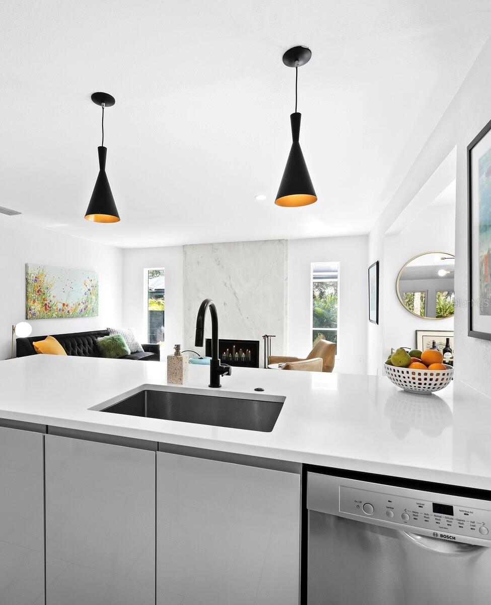 Image 8 of 24 For 5341 Siesta Court