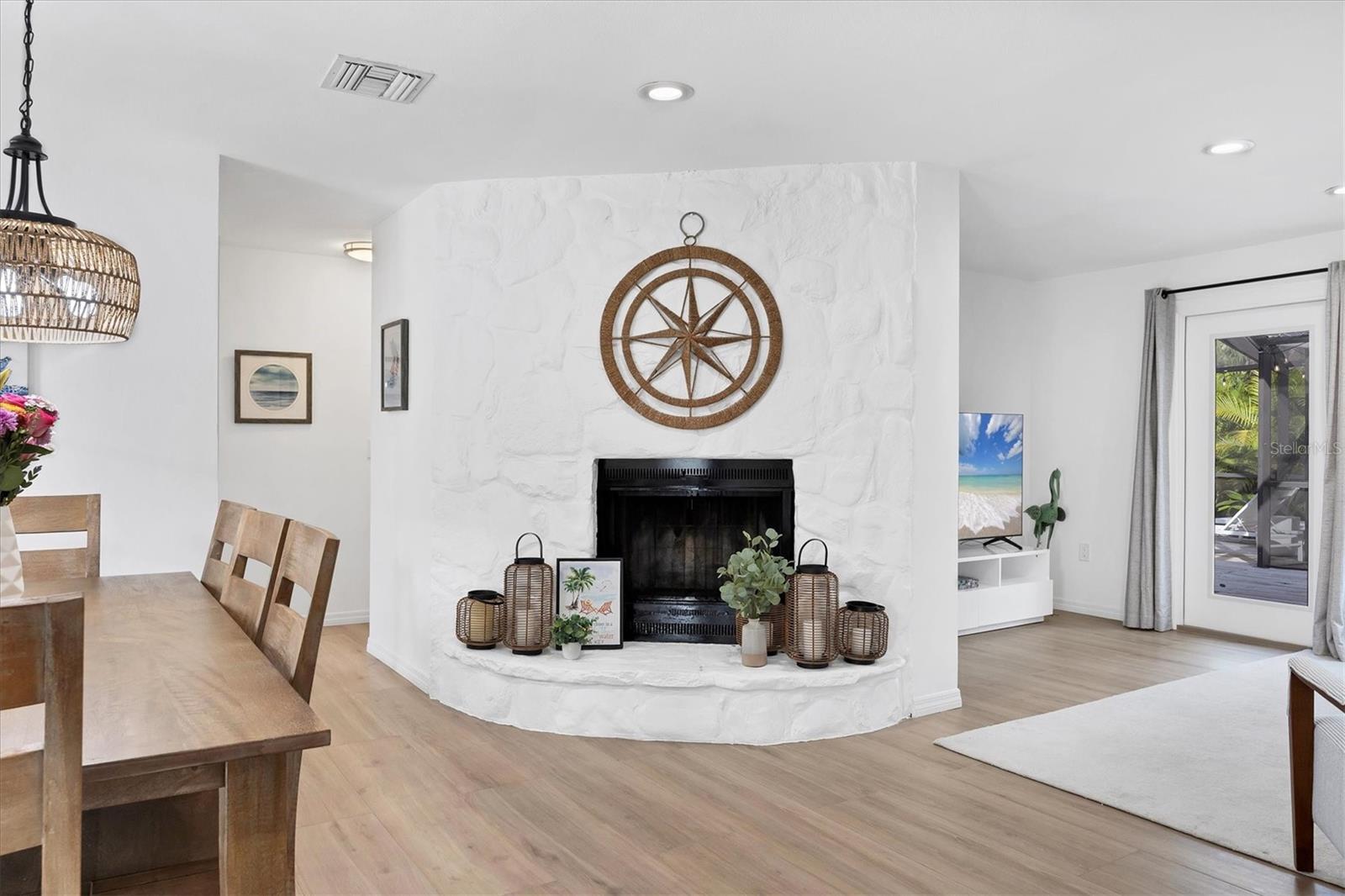 Image 14 of 90 For 445 Reid Street