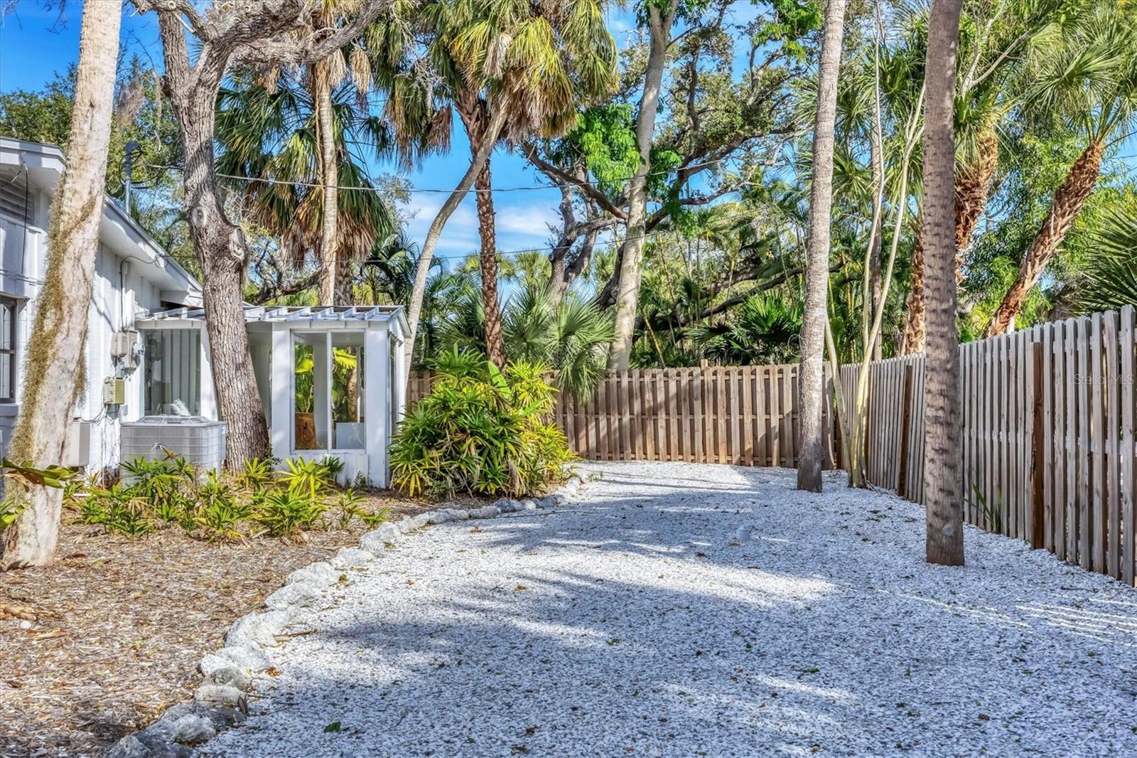 Image 47 of 90 For 445 Reid Street