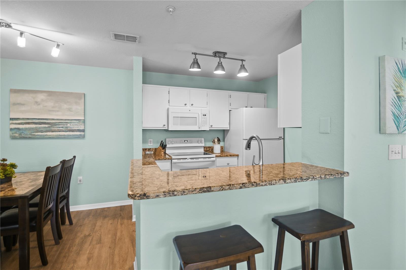 Image 10 of 56 For 7417 Vista Way 202