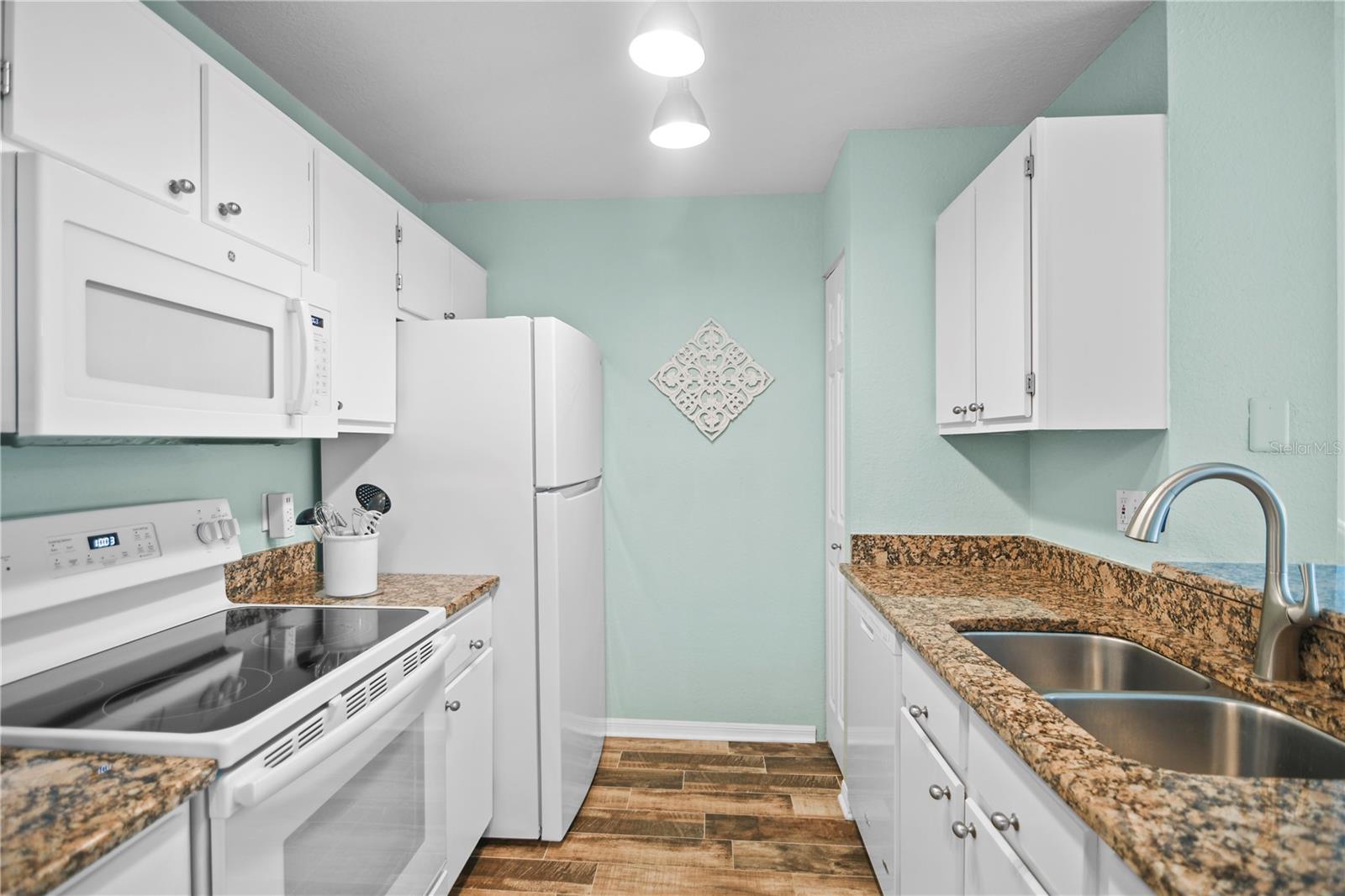 Image 11 of 56 For 7417 Vista Way 202