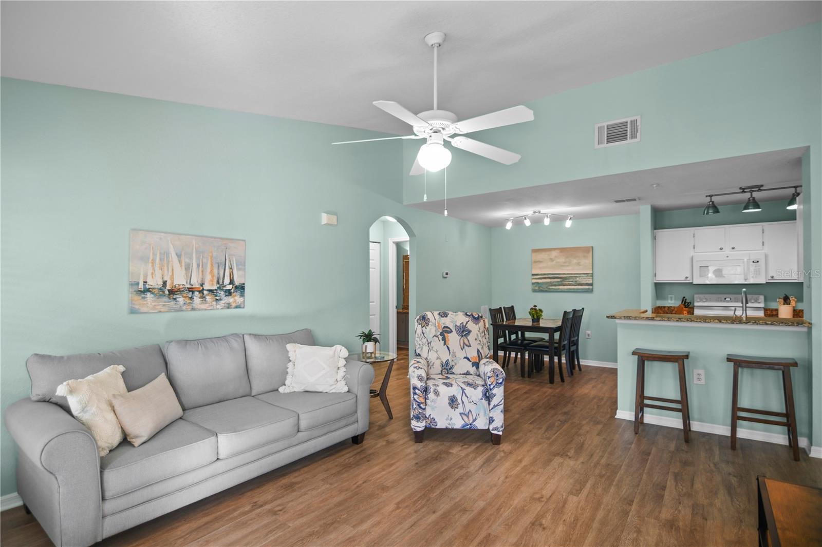 Image 5 of 56 For 7417 Vista Way 202