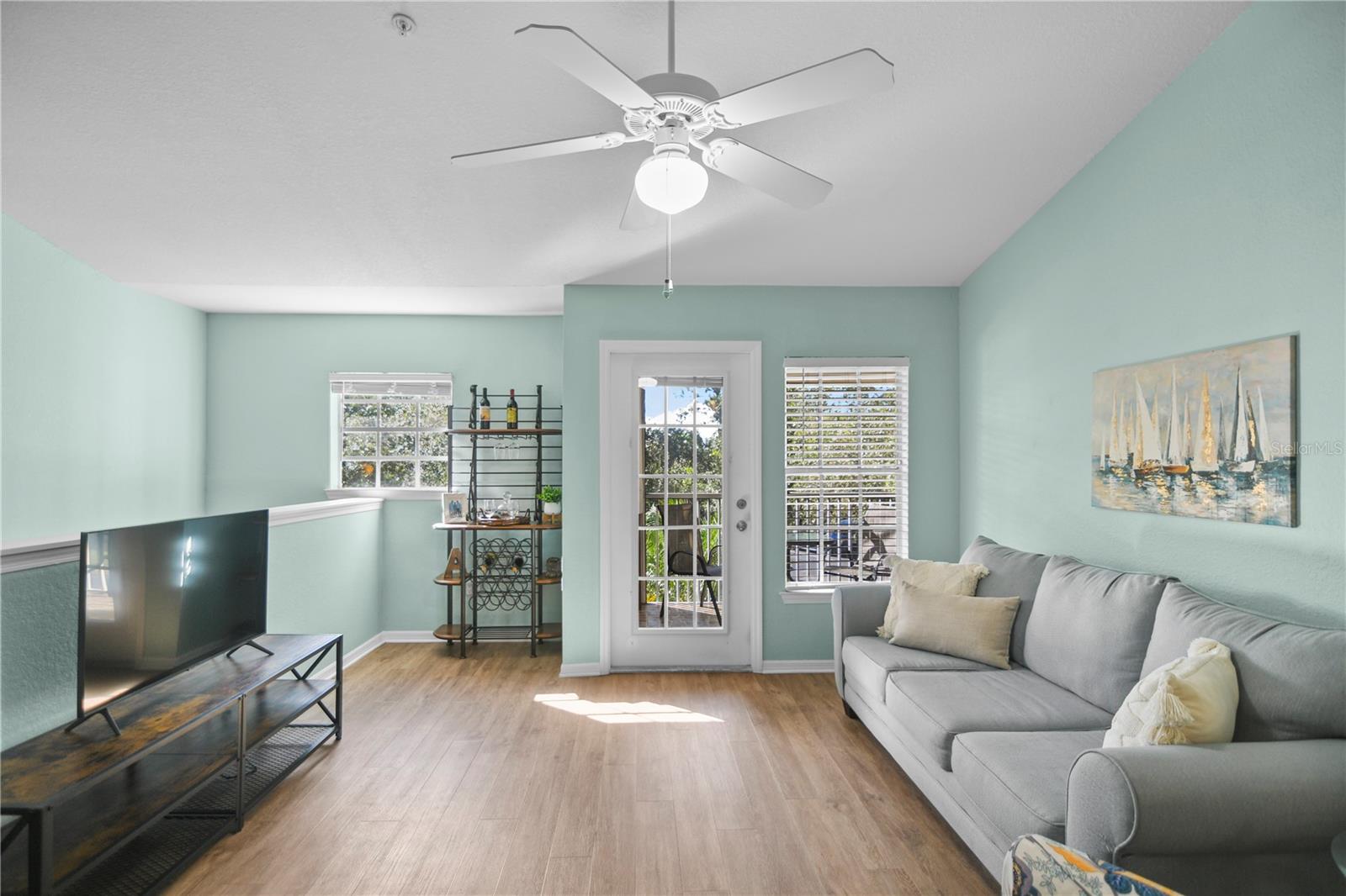 Image 7 of 56 For 7417 Vista Way 202