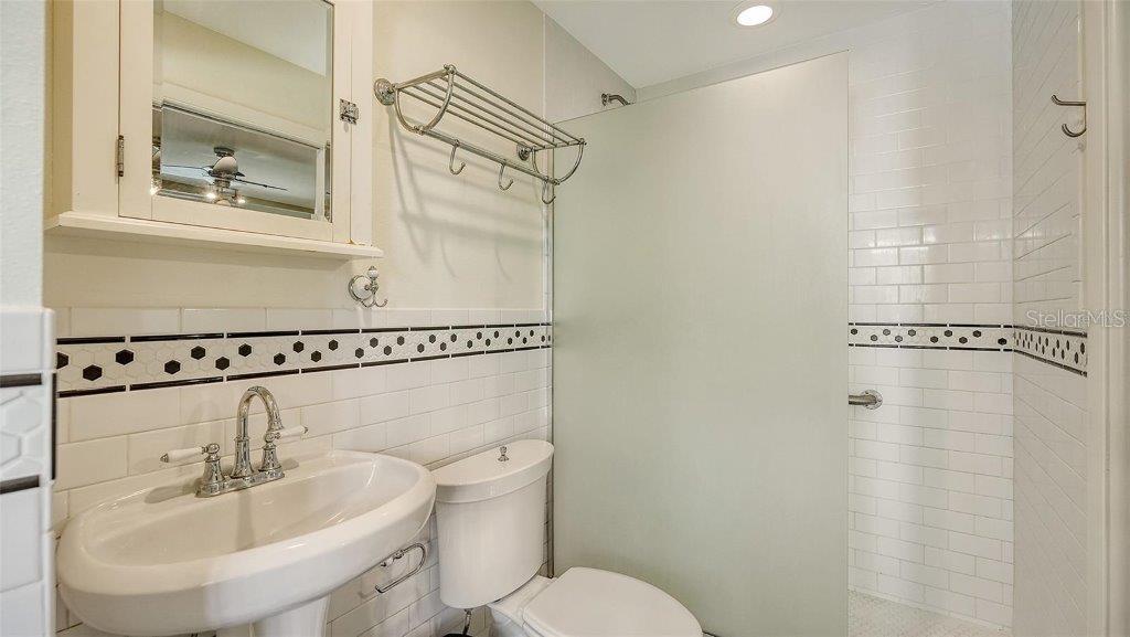 Image 35 of 51 For 875 Indian Beach Drive