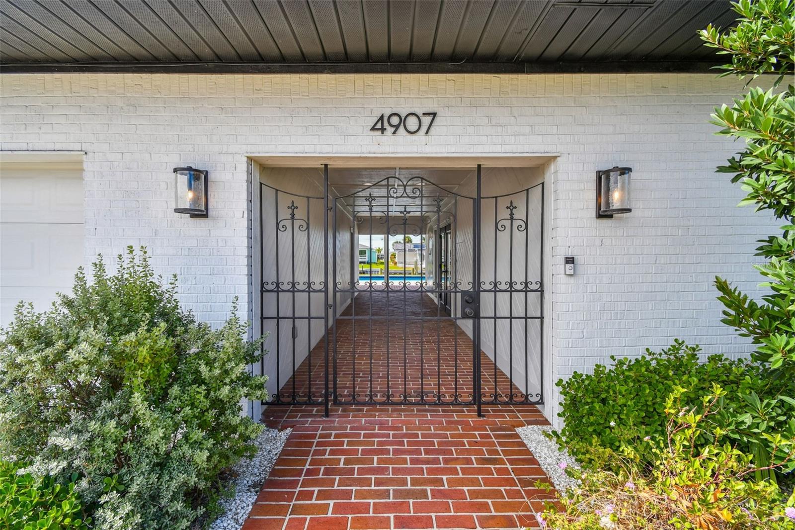 Image 2 of 80 For 4907 Beacon Road