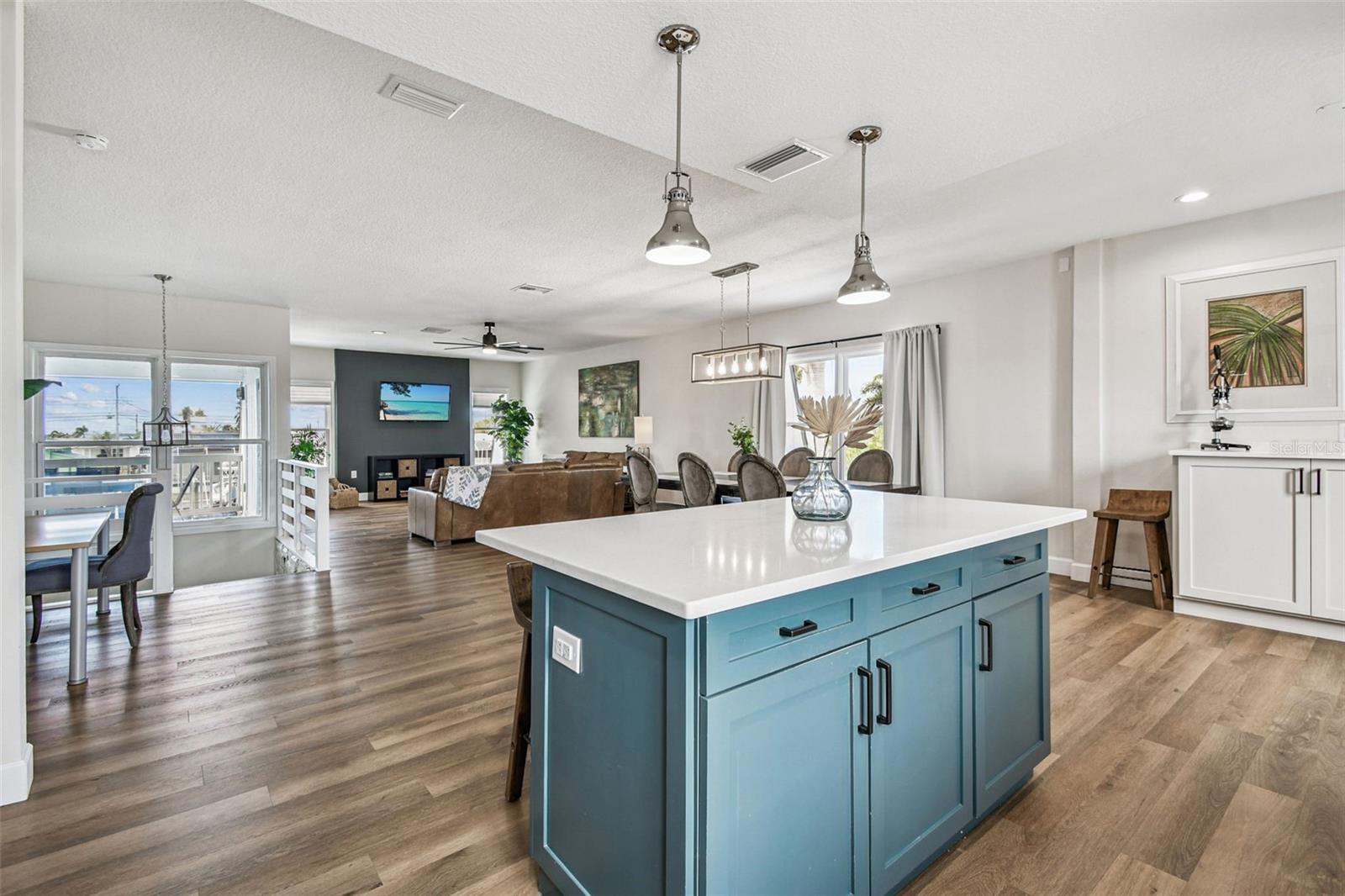 Image 20 of 80 For 4907 Beacon Road