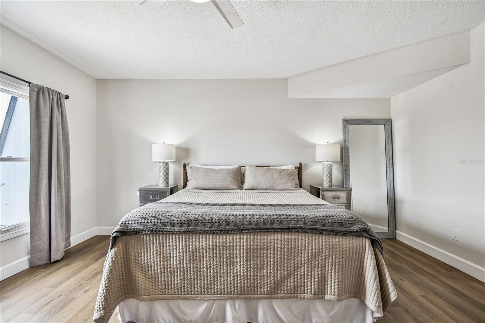 Image 22 of 80 For 4907 Beacon Road