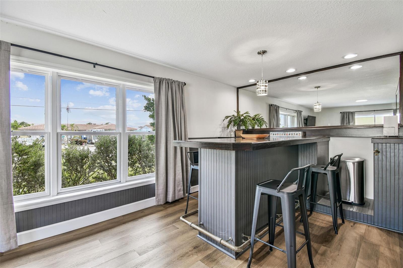 Image 39 of 80 For 4907 Beacon Road