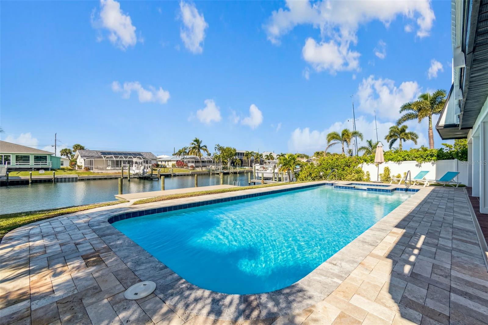 Image 63 of 80 For 4907 Beacon Road