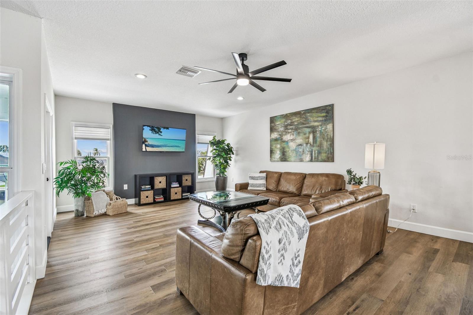 Image 7 of 80 For 4907 Beacon Road