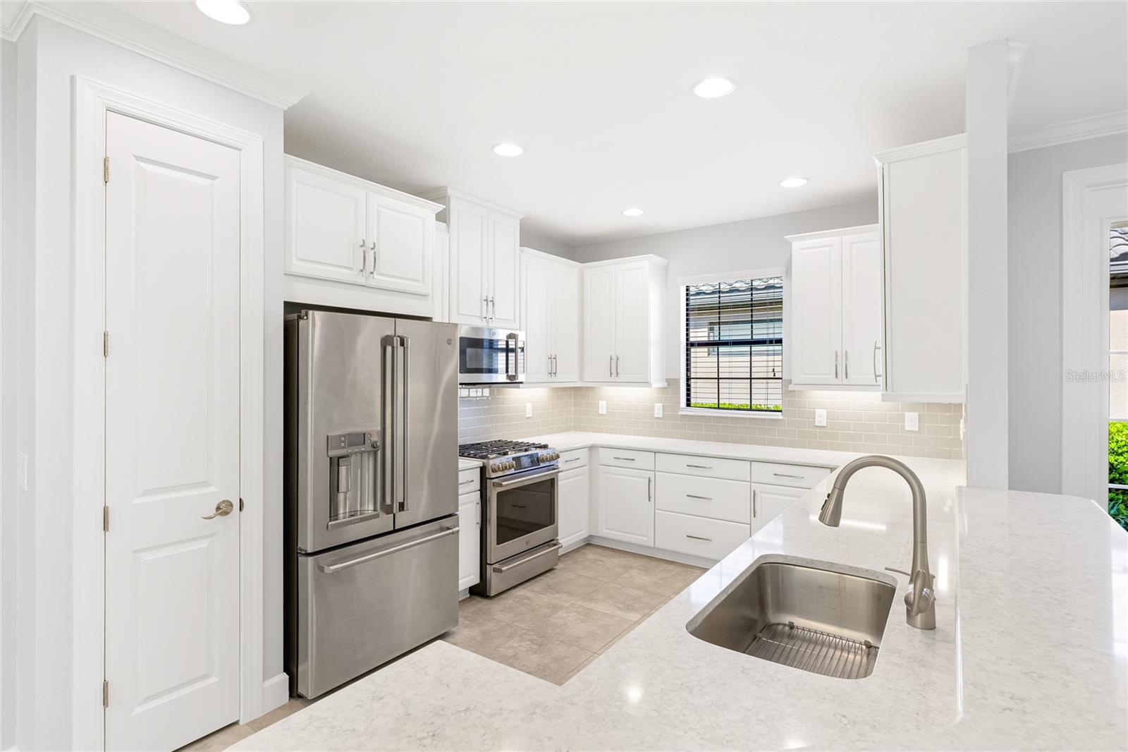 Image 11 of 90 For 5720 Semolino Street