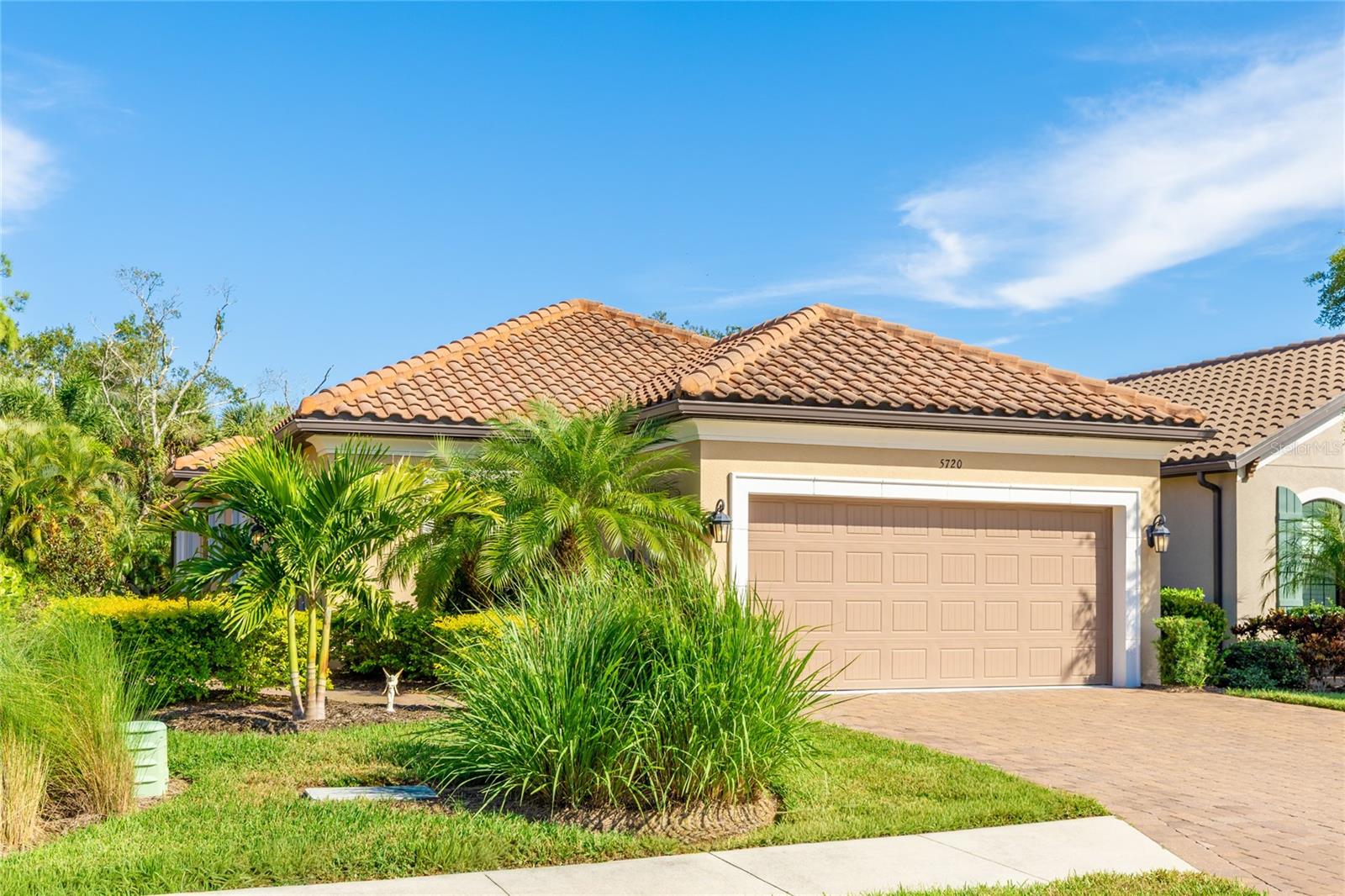 Image 4 of 90 For 5720 Semolino Street