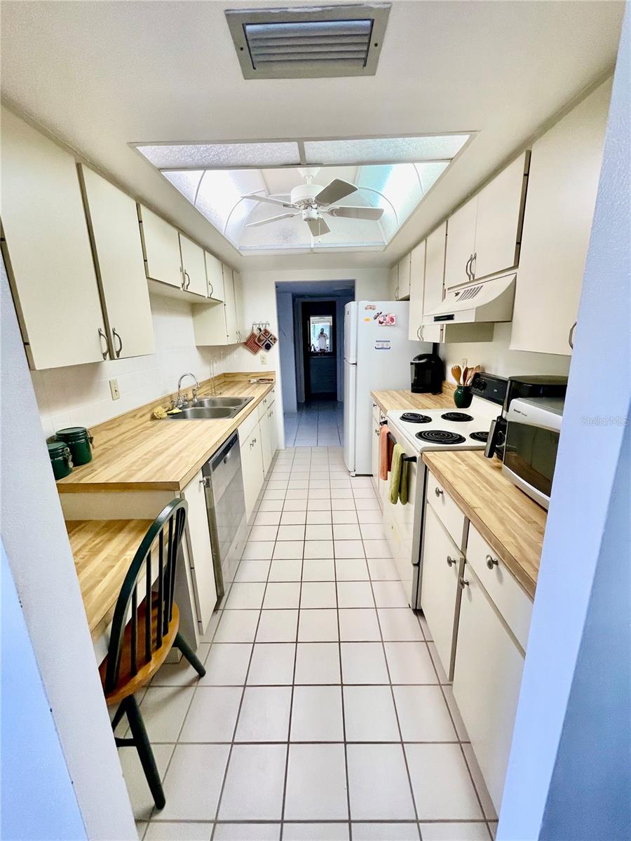 Image 11 of 32 For 3097 Willow Green 32