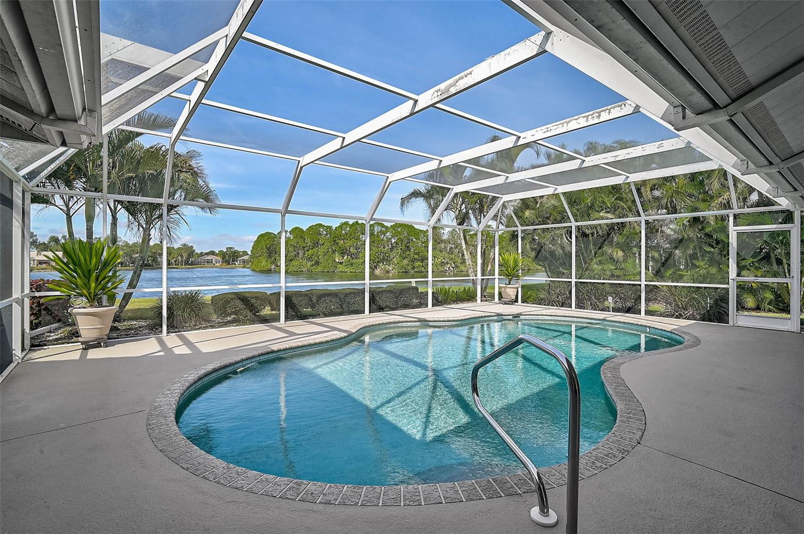 Image 39 of 65 For 7570 Links Court