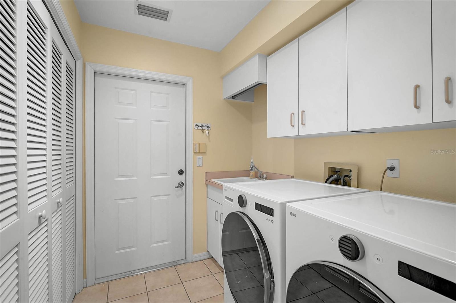 Image 41 of 65 For 7570 Links Court