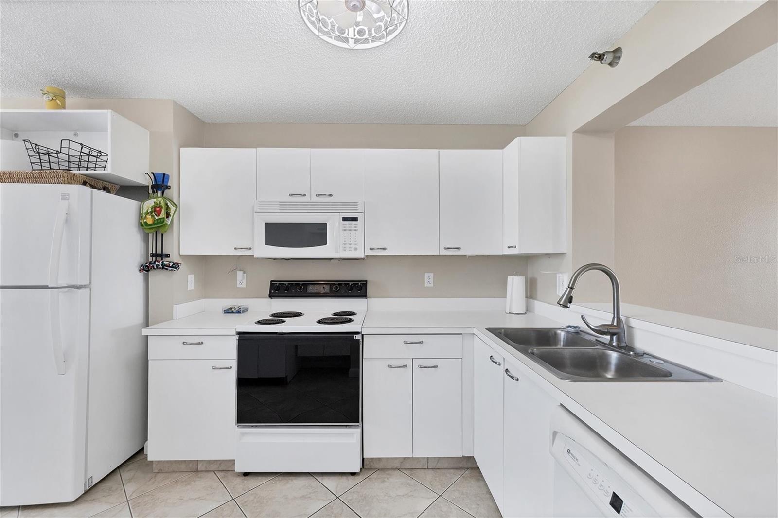 Image 18 of 51 For 3740 Pinebrook Circle W 604