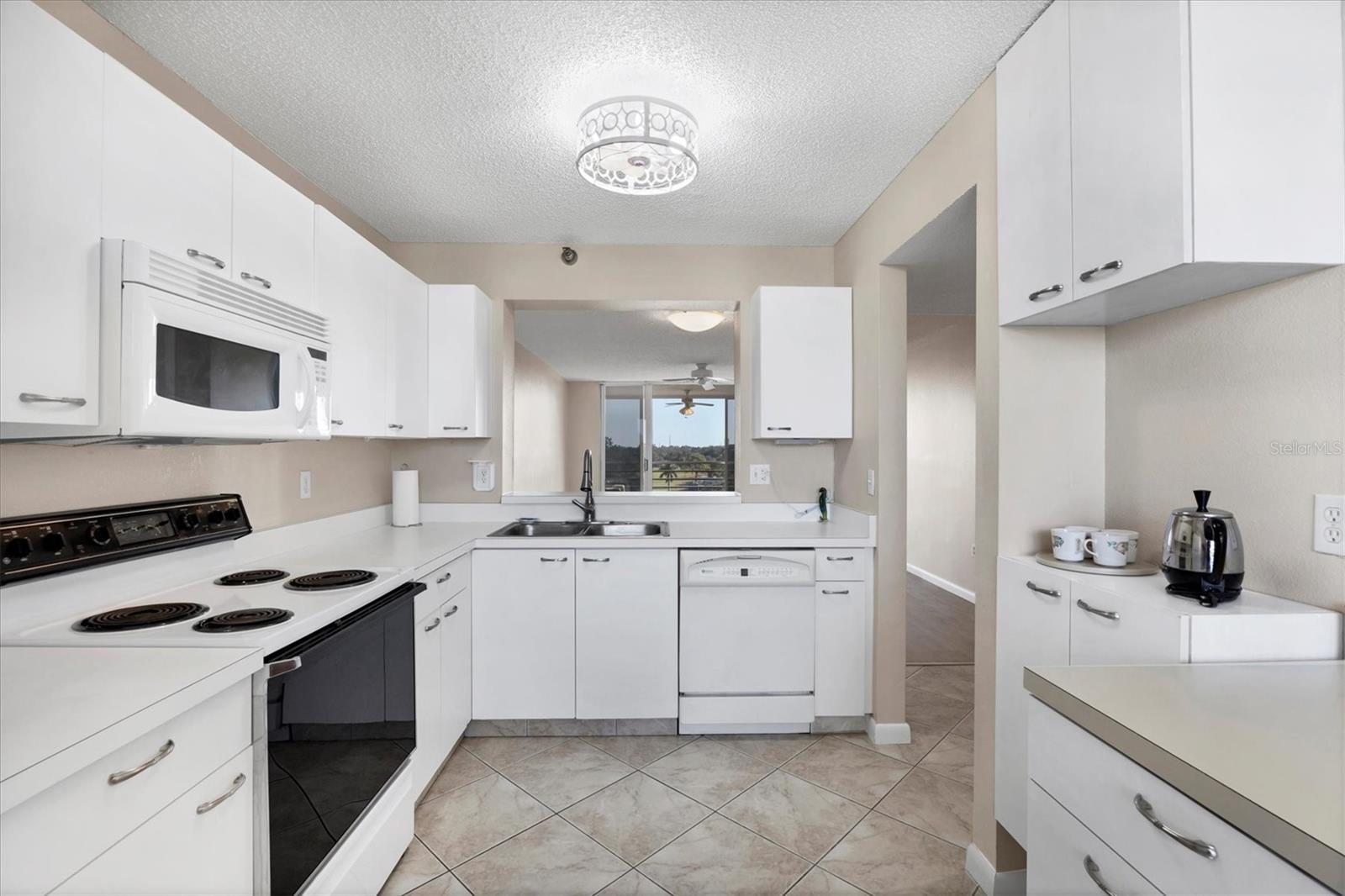 Image 19 of 51 For 3740 Pinebrook Circle W 604