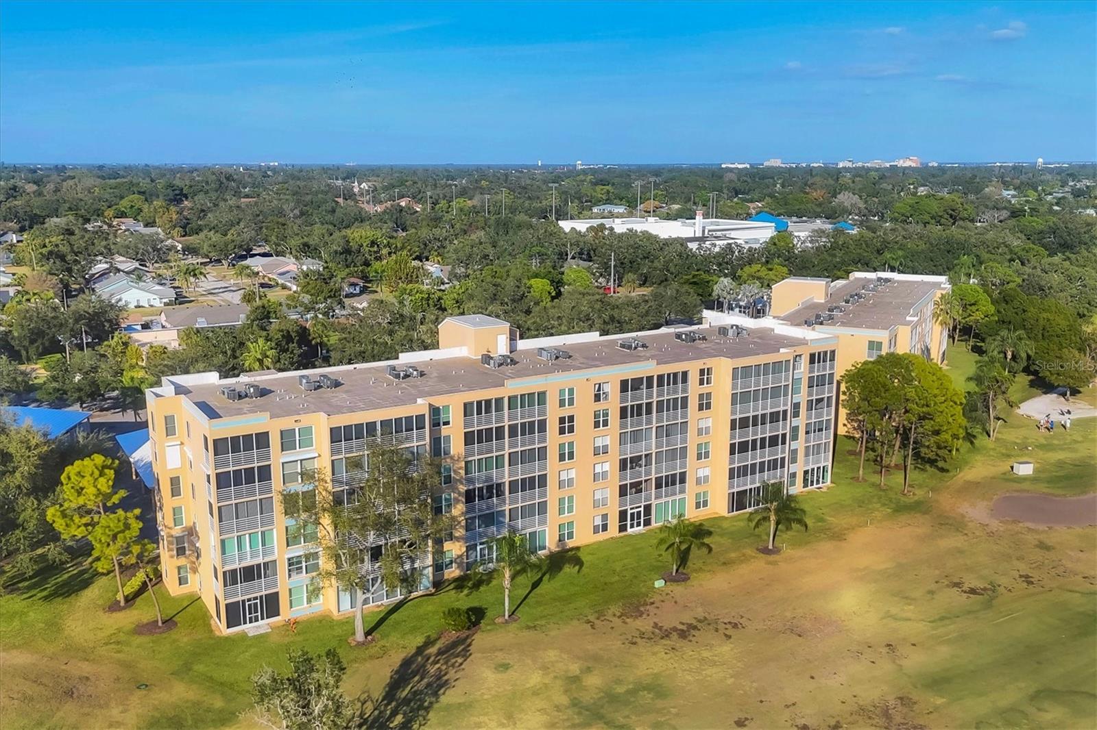 Image 34 of 51 For 3740 Pinebrook Circle W 604