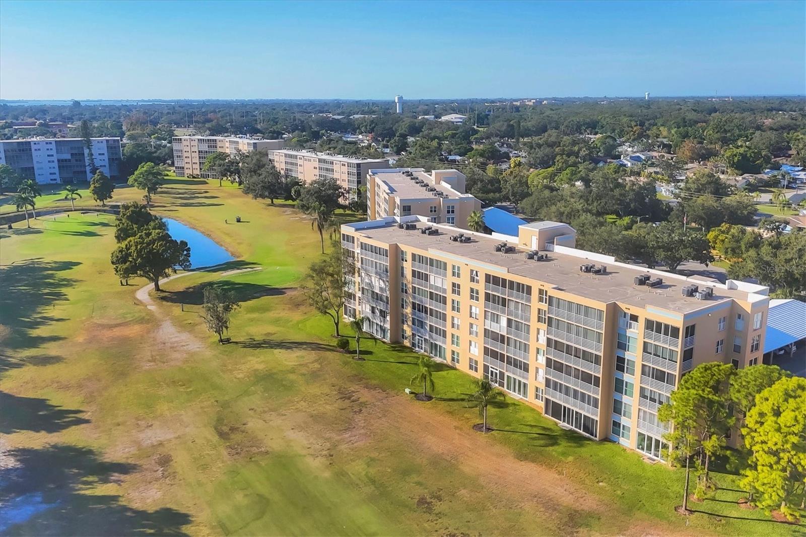 Image 35 of 51 For 3740 Pinebrook Circle W 604