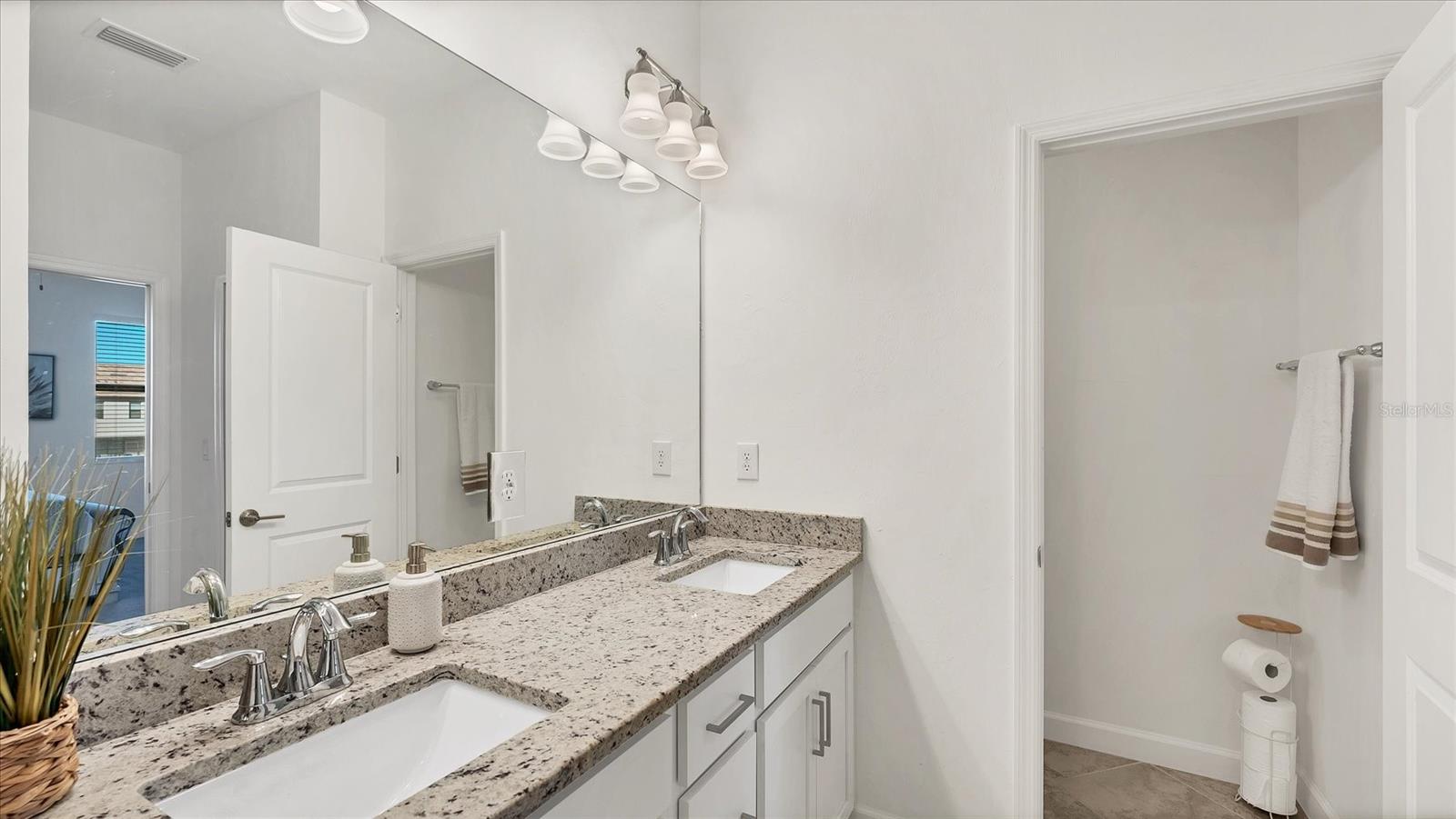 Image 21 of 78 For 15183 Lyla Terrace