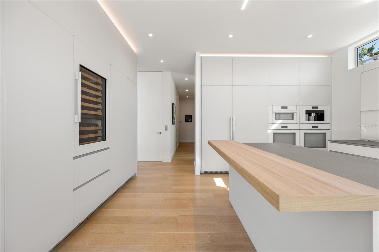 Image 20 of 76 For 3638 San Remo Terrace