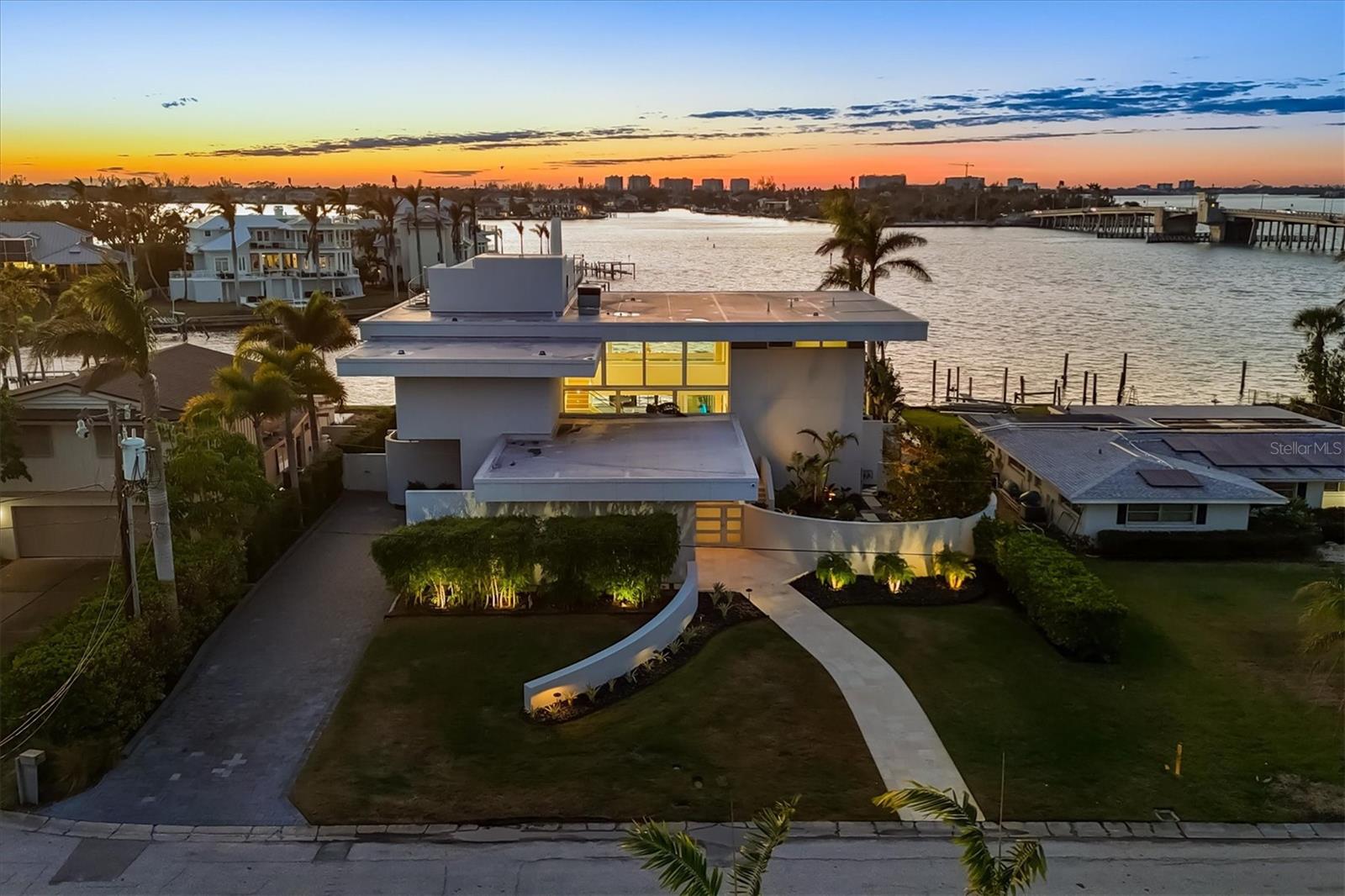 Image 3 of 76 For 3638 San Remo Terrace