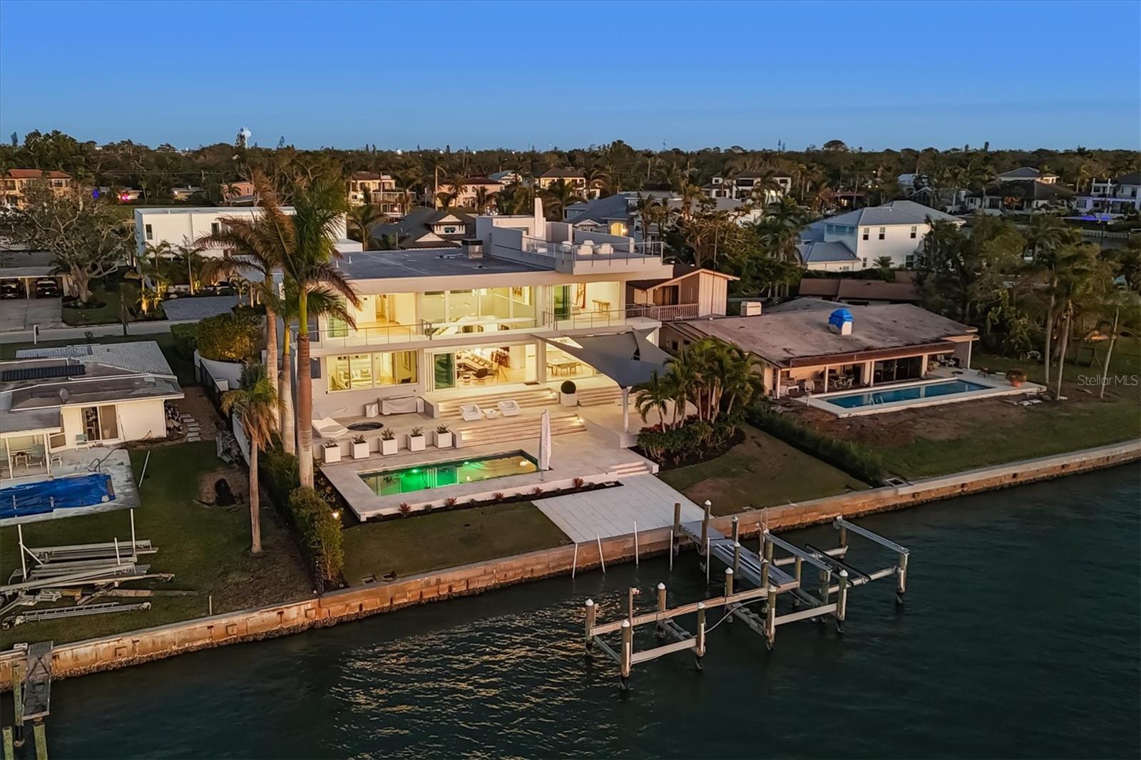 Image 4 of 76 For 3638 San Remo Terrace