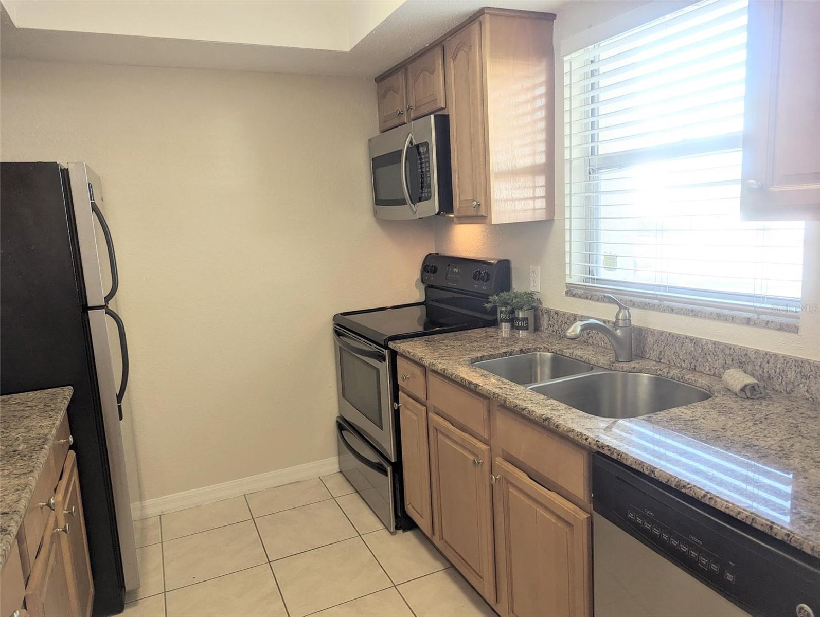 Image 3 of 13 For 906 La Costa Circle 5