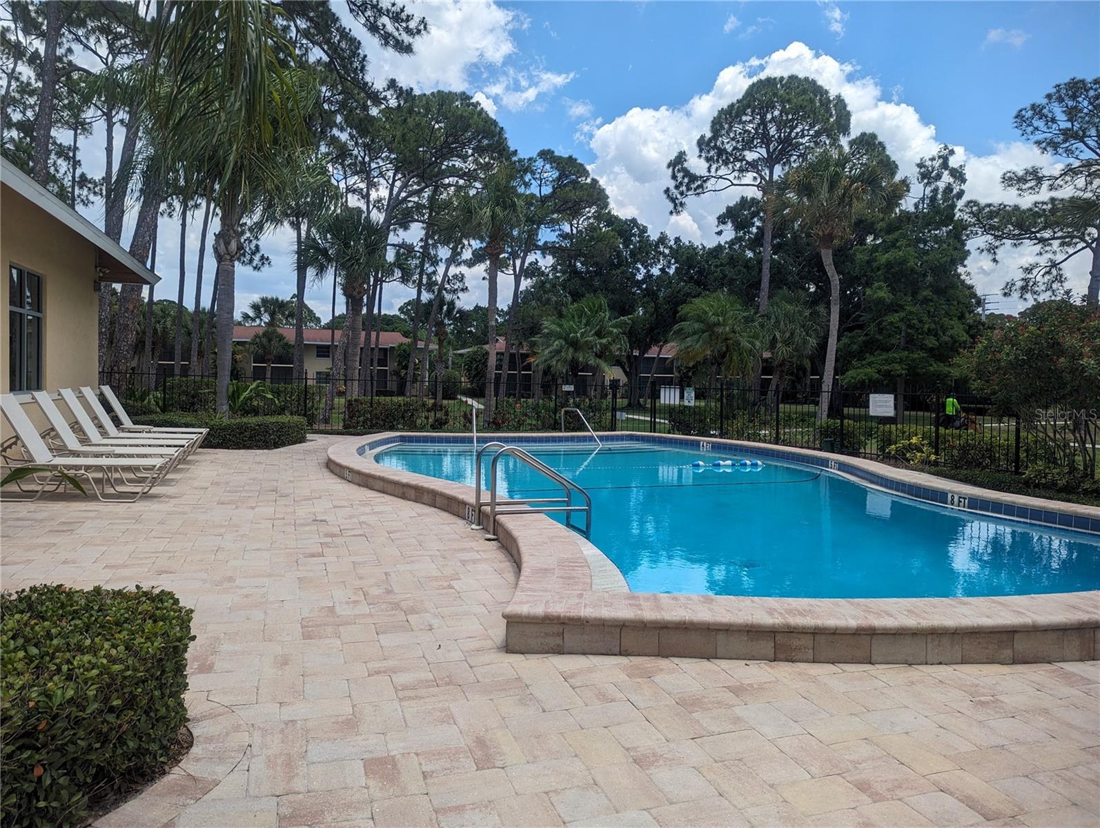 Image 8 of 13 For 906 La Costa Circle 5