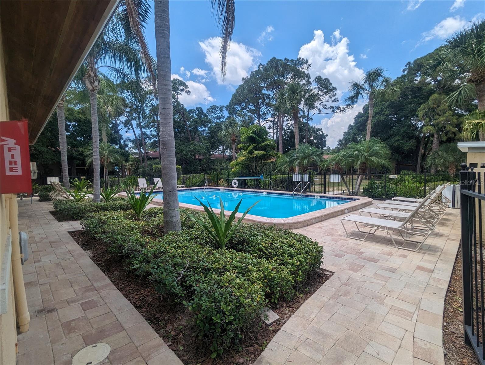 Image 9 of 13 For 906 La Costa Circle 5