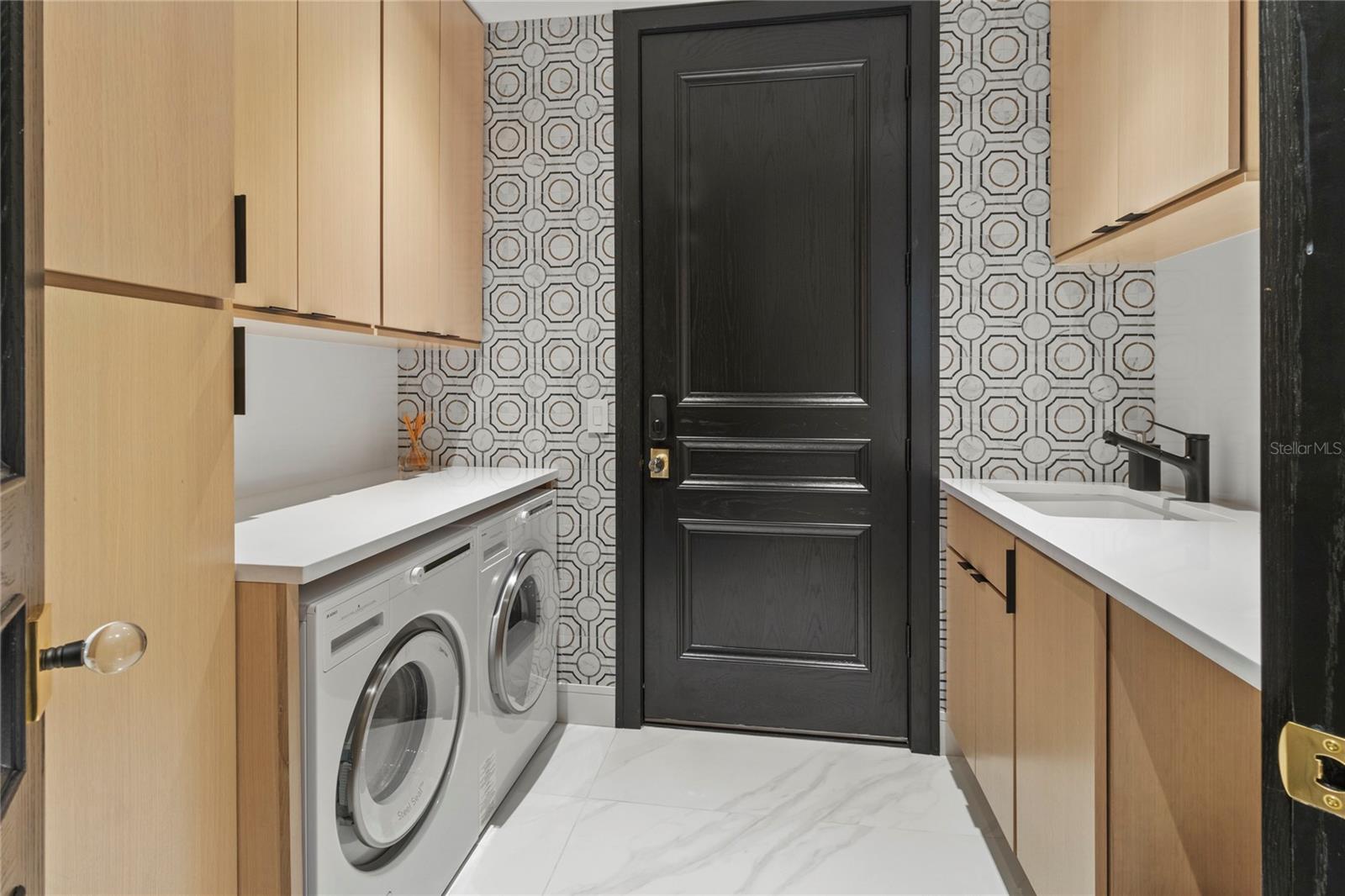 Image 20 of 27 For 6427 Moorings Point Circle 101