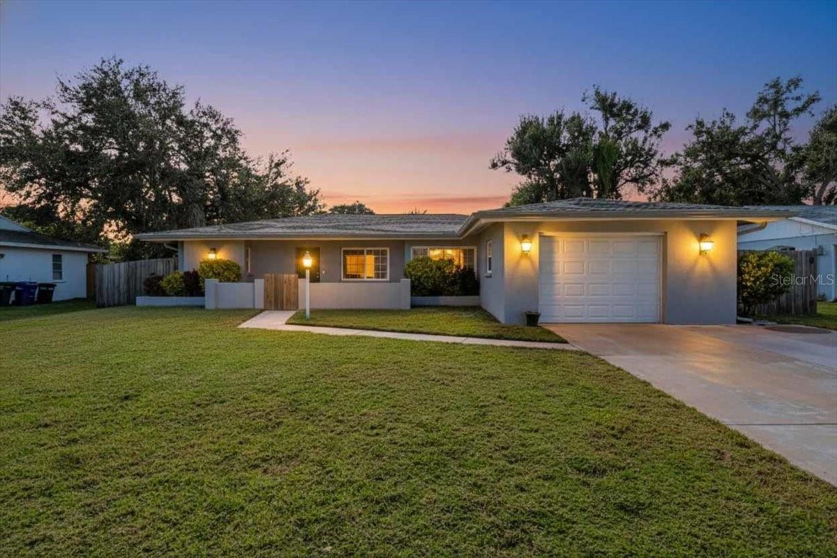 Image 2 of 33 For 3374 Bougainvillea Street