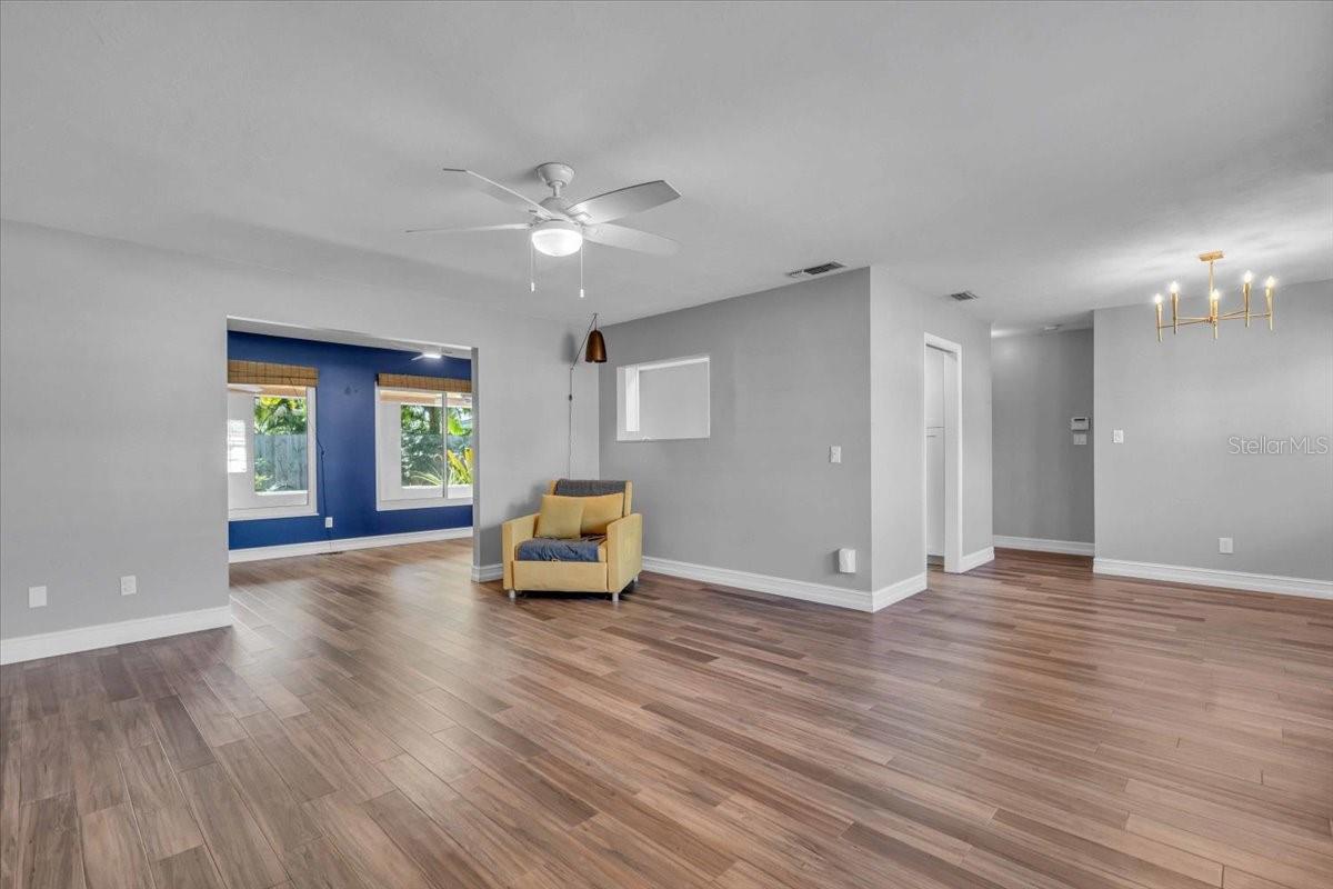 Image 4 of 33 For 3374 Bougainvillea Street