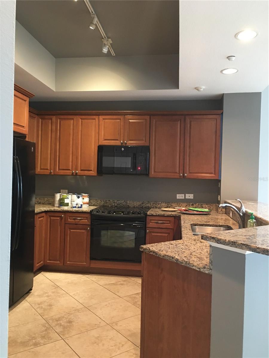 Image 5 of 63 For 7710 Lake Vista Court 401