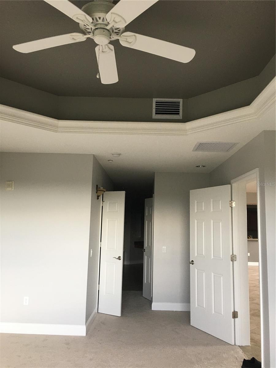 Image 9 of 63 For 7710 Lake Vista Court 401