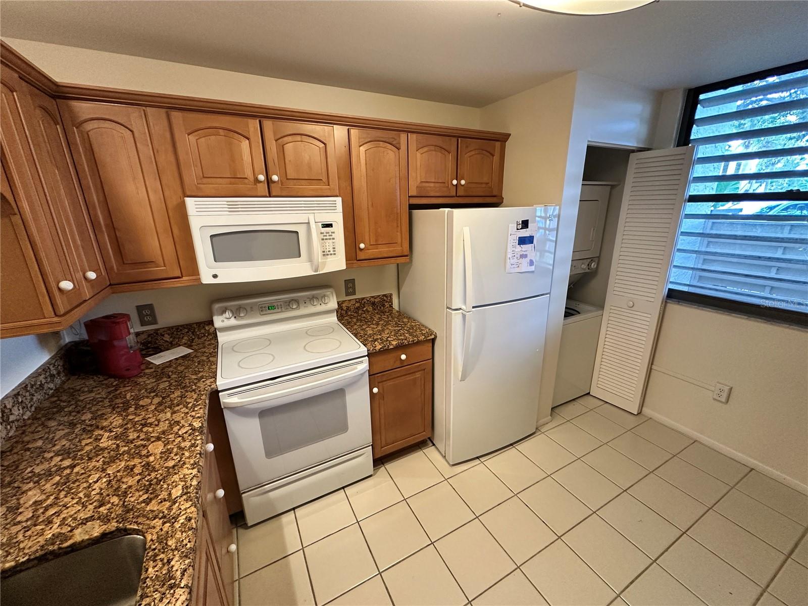 Image 3 of 27 For 645 Woodlawn Drive