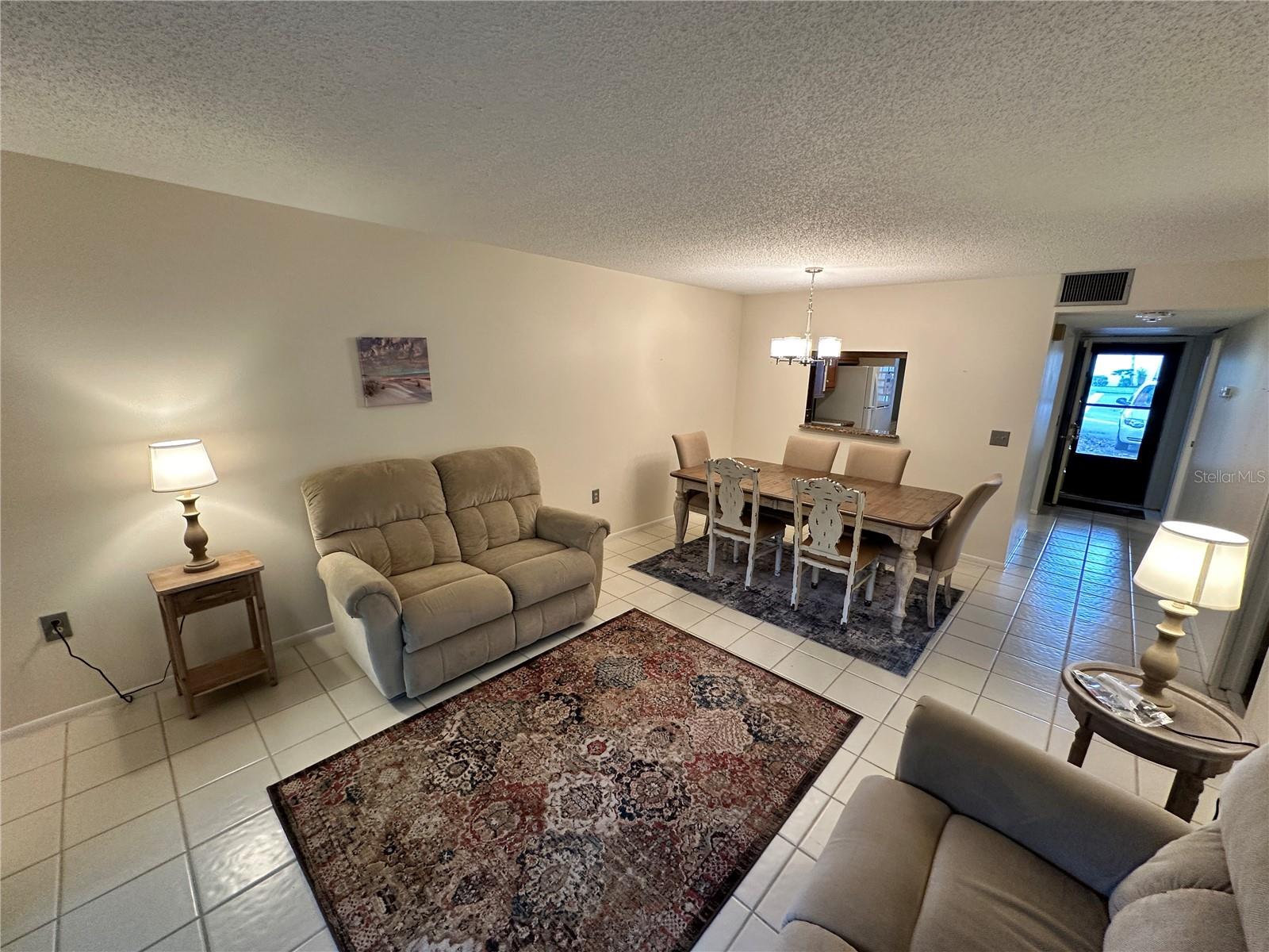 Image 8 of 27 For 645 Woodlawn Drive