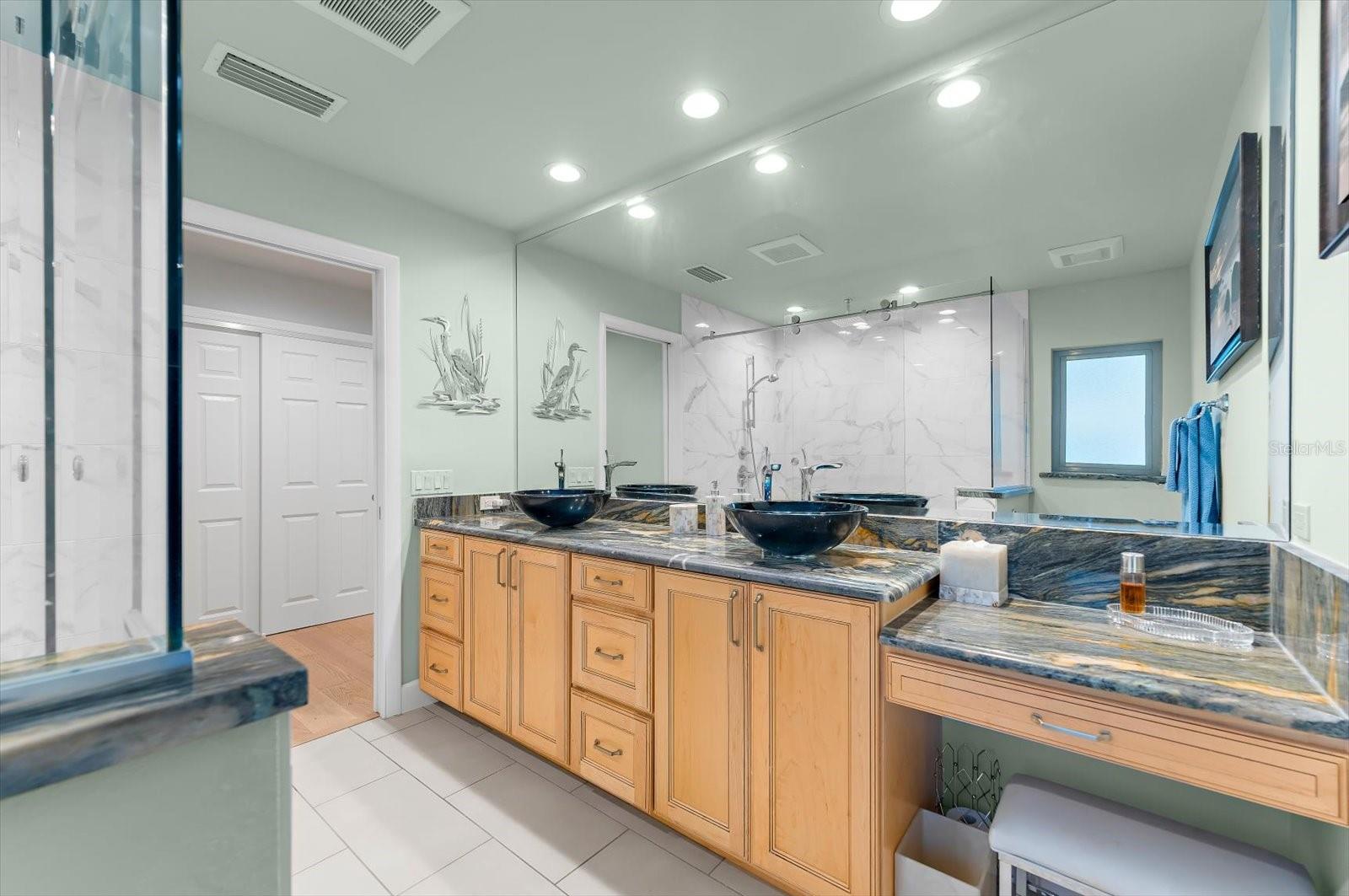 Image 23 of 81 For 4817 Ocean Boulevard