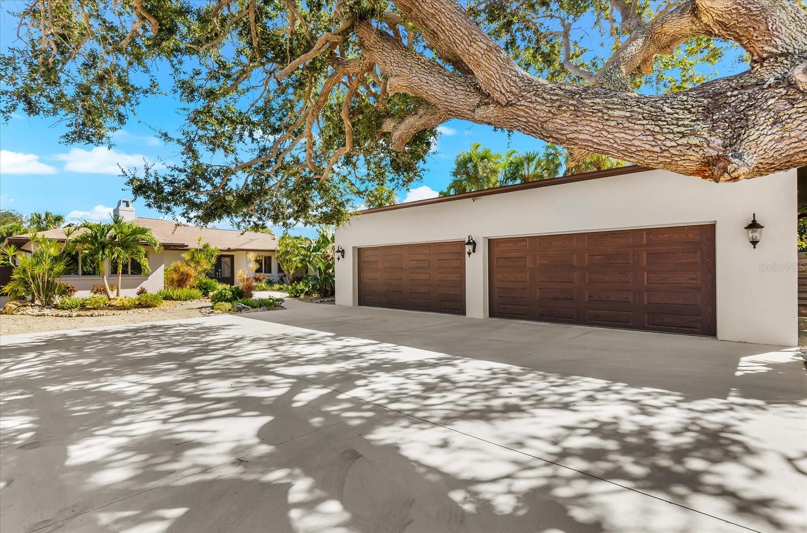 Image 3 of 81 For 4817 Ocean Boulevard