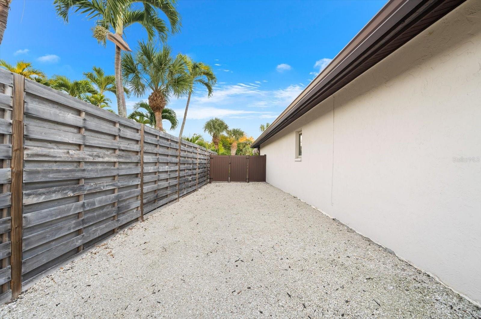 Image 45 of 81 For 4817 Ocean Boulevard