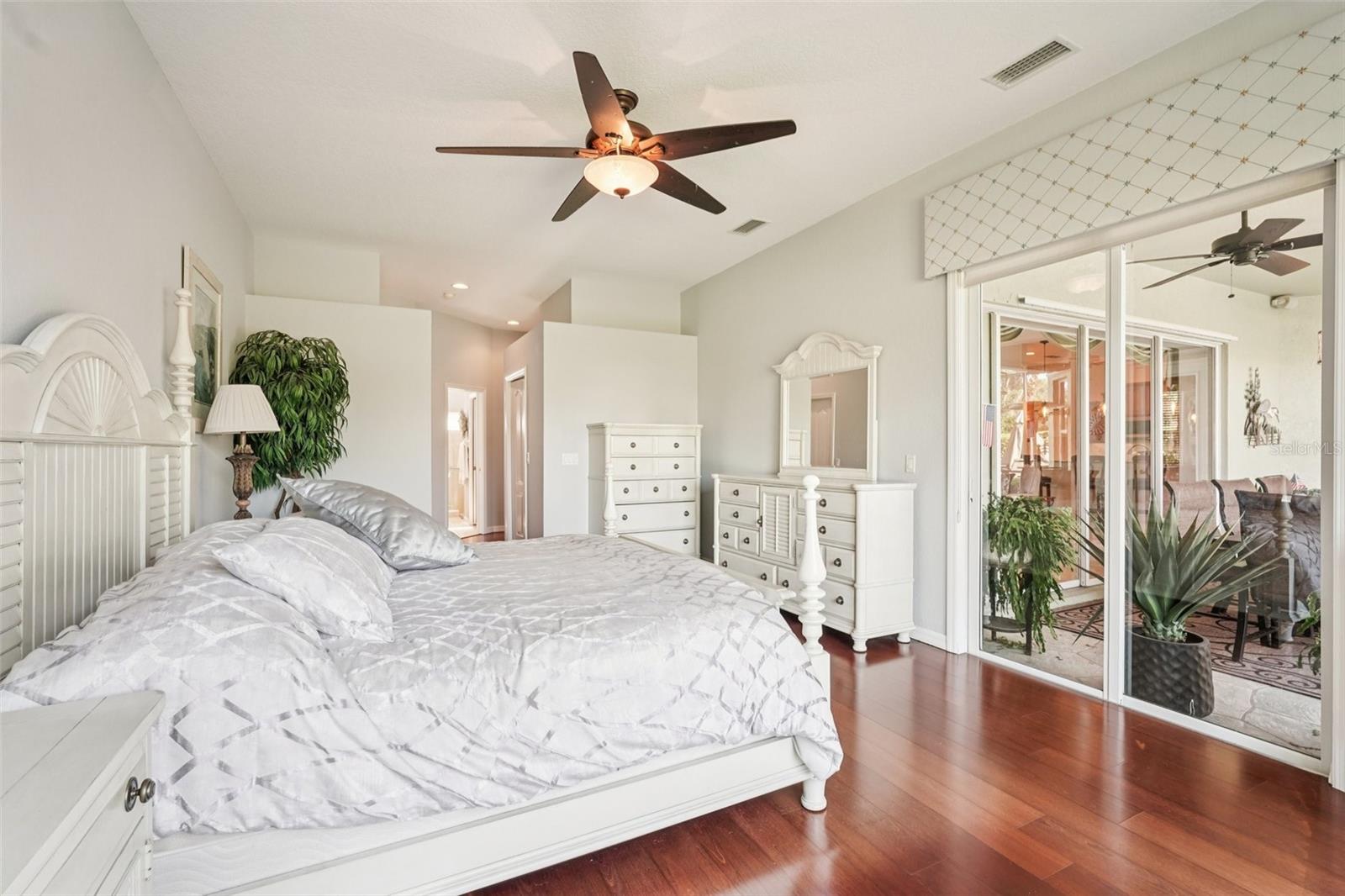 Image 22 of 39 For 804 Shadow Bay Way