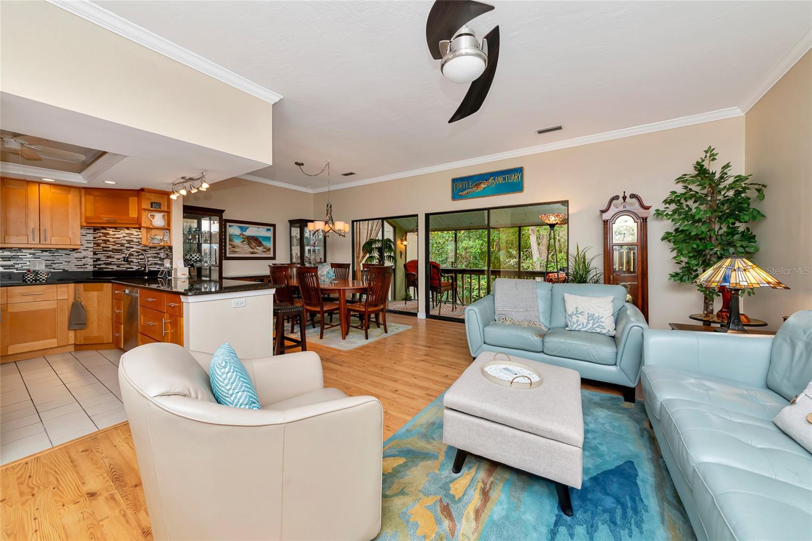 Image 16 of 47 For 232 Woodland Drive 232