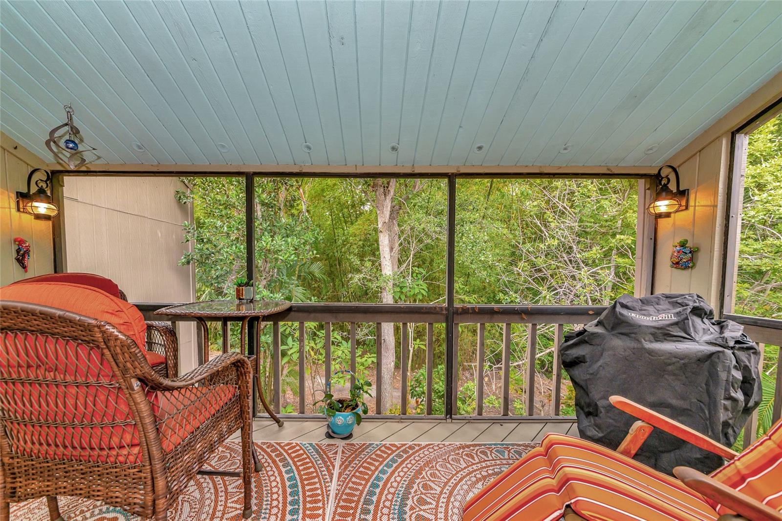 Image 21 of 47 For 232 Woodland Drive 232