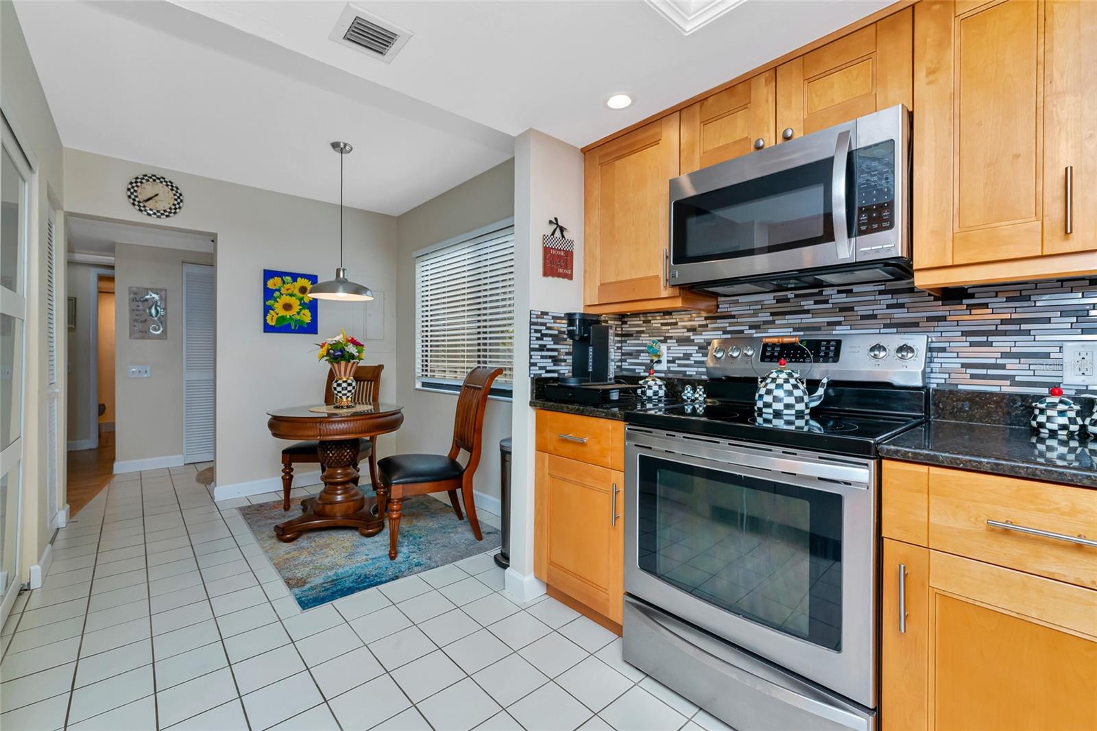 Image 6 of 47 For 232 Woodland Drive 232