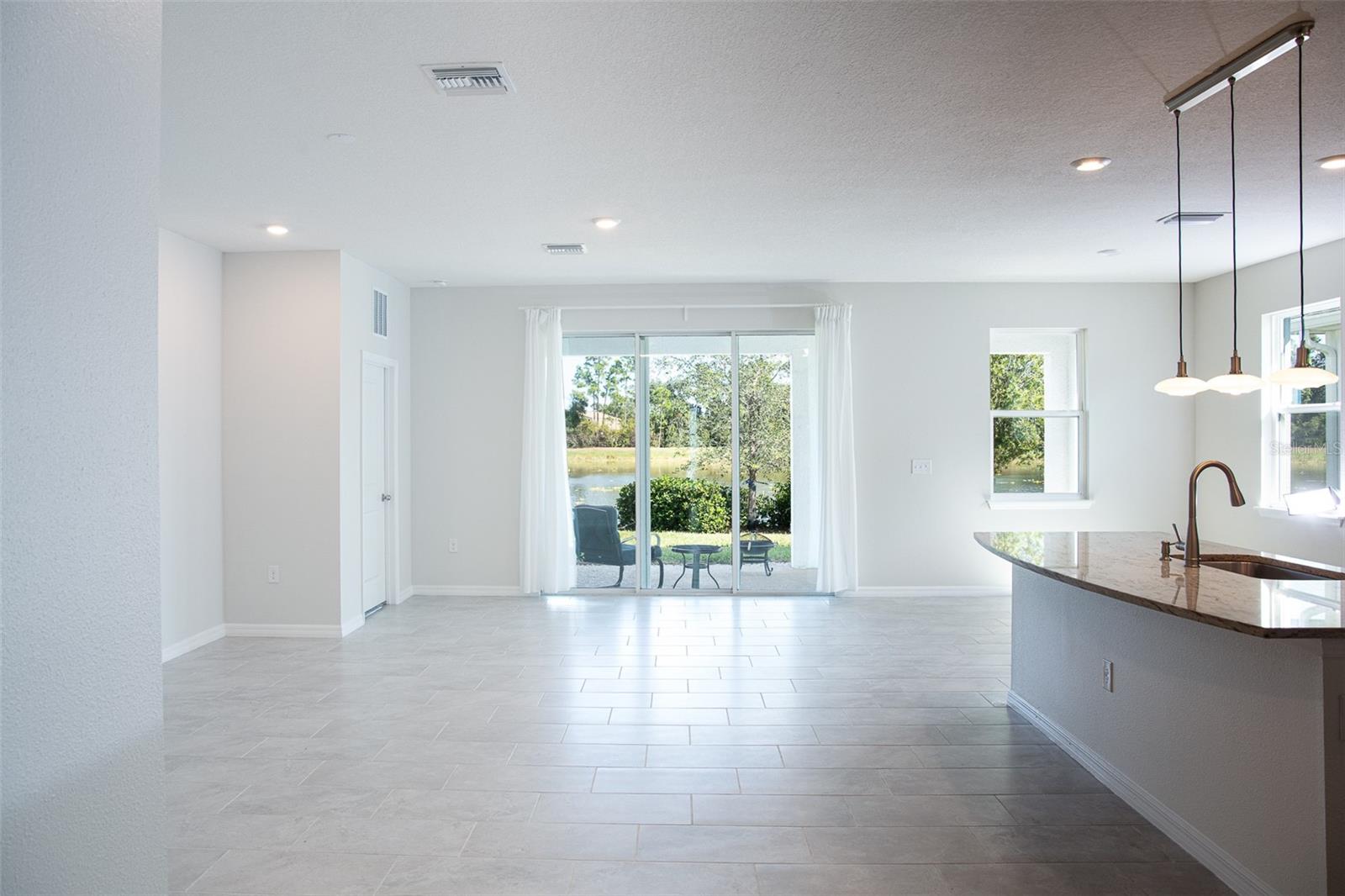 Image 18 of 27 For 2207 Midnight Pearl Drive